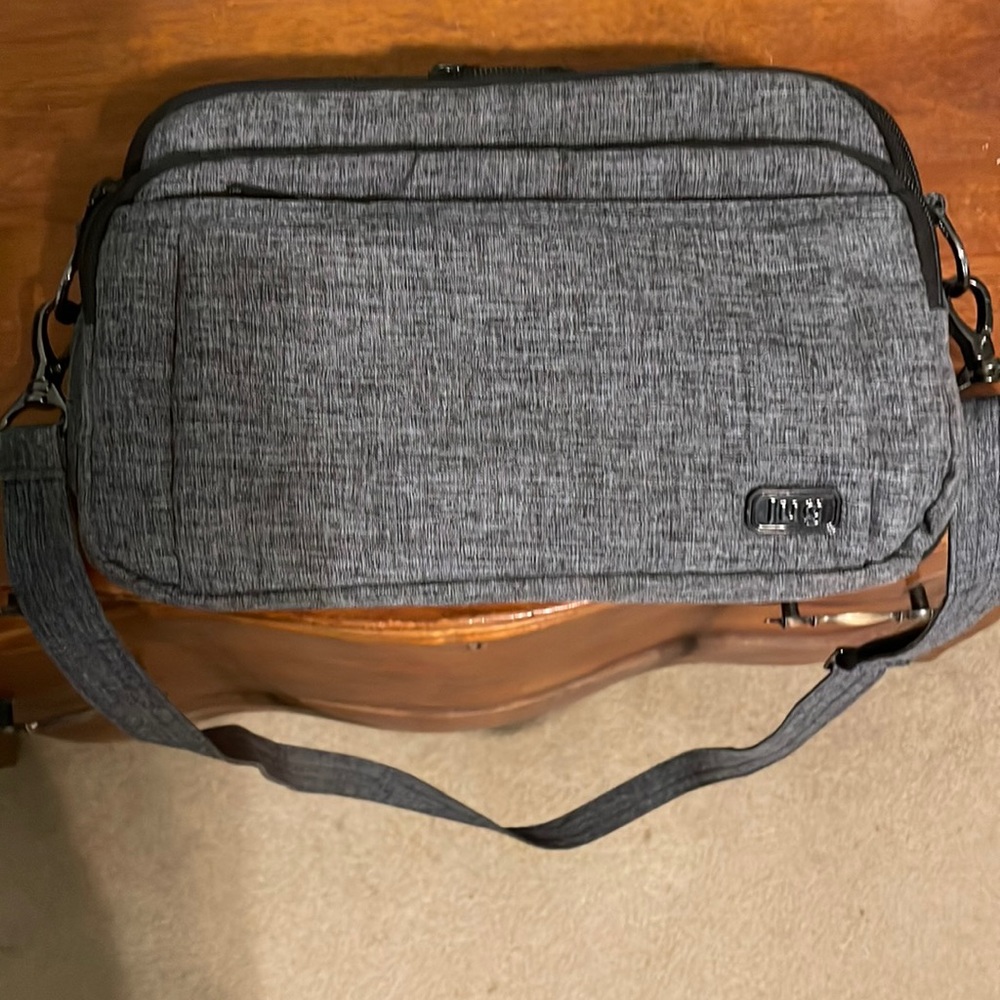 LUG scoop grey handbag